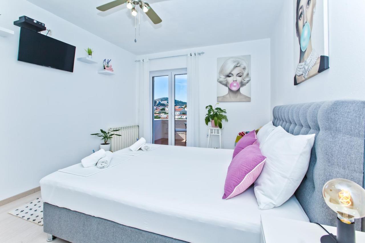 Apartments And Rooms Marija Hvar Town Exterior foto