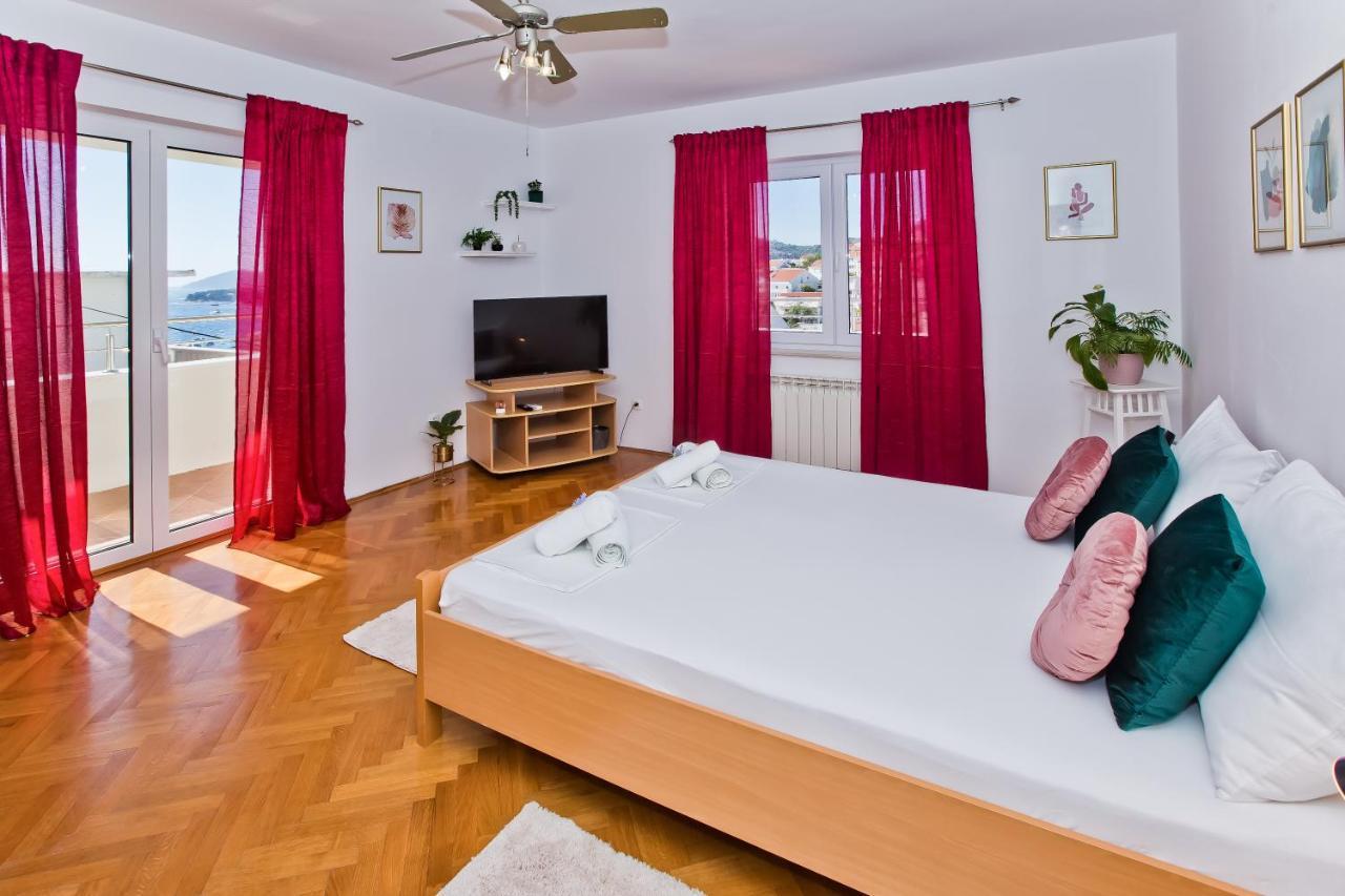 Apartments And Rooms Marija Hvar Town Exterior foto