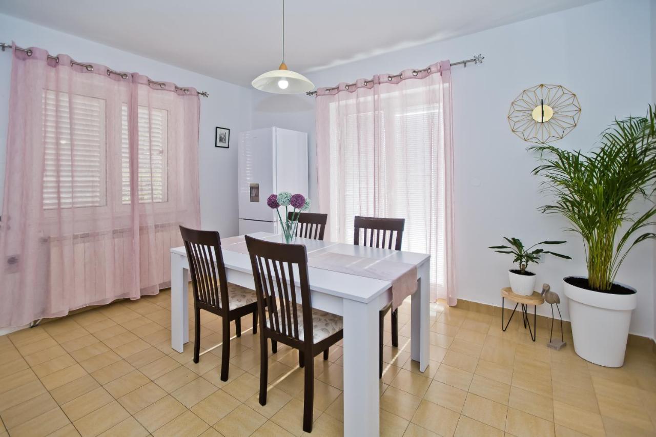 Apartments And Rooms Marija Hvar Town Exterior foto