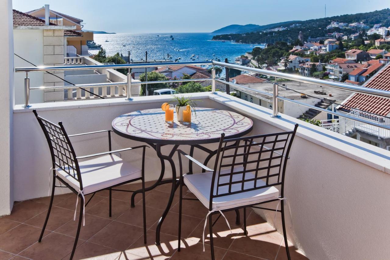 Apartments And Rooms Marija Hvar Town Exterior foto
