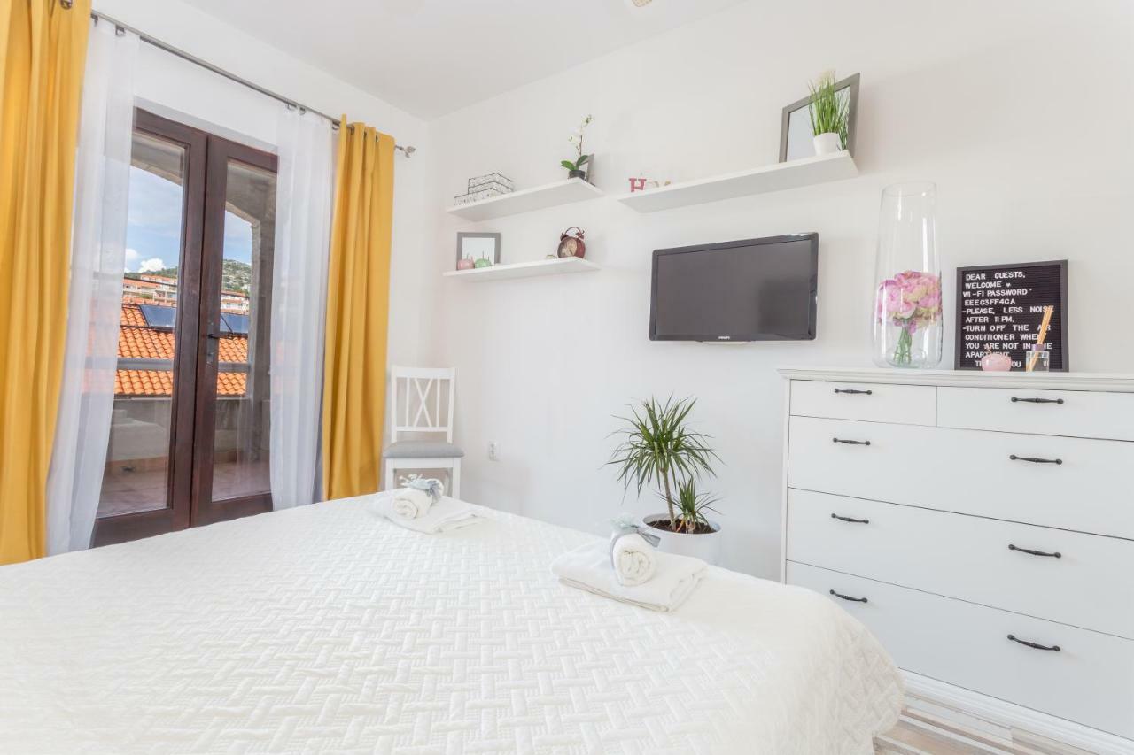 Apartments And Rooms Marija Hvar Town Exterior foto